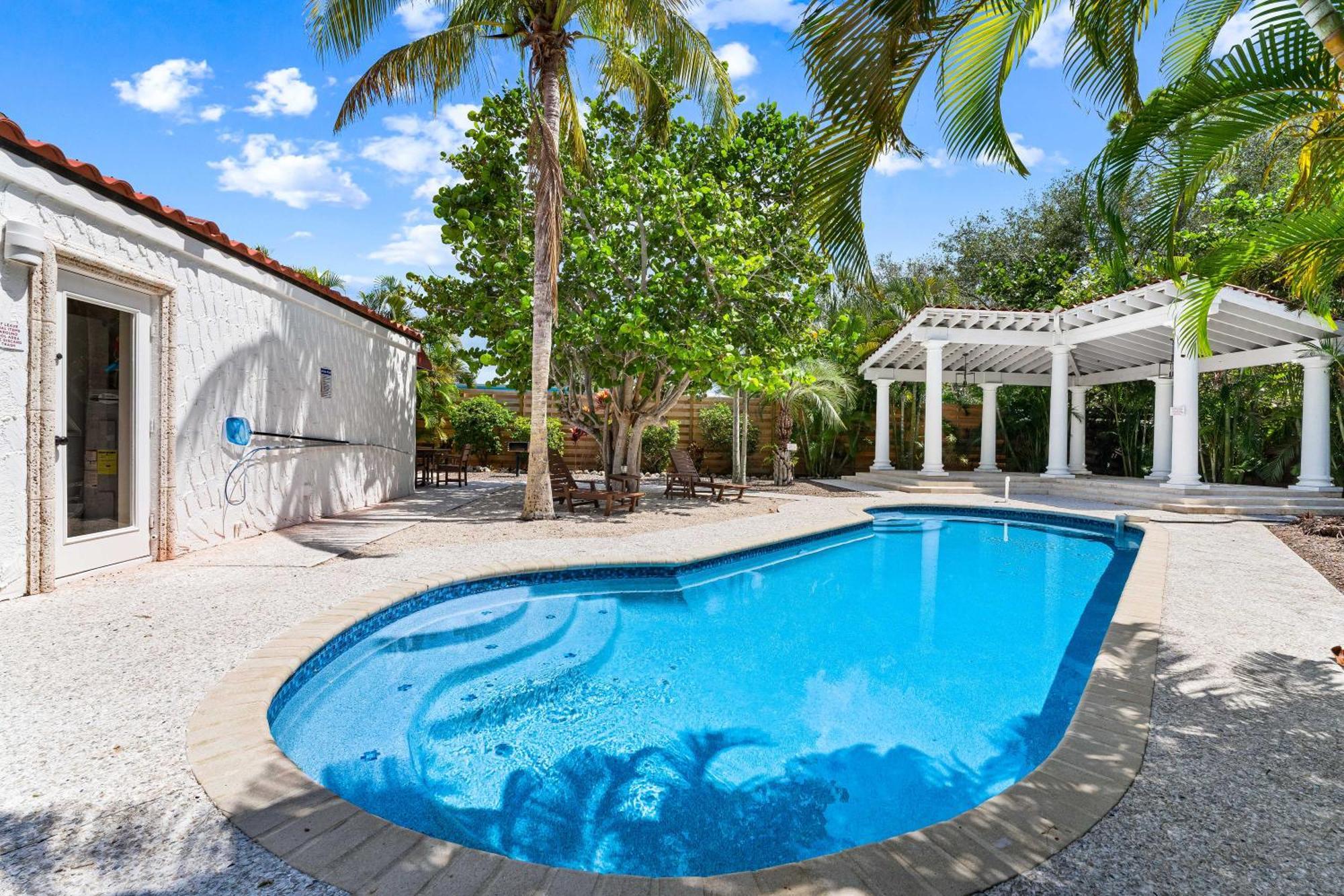 Crescent Beach Villas Siesta Key Exterior photo